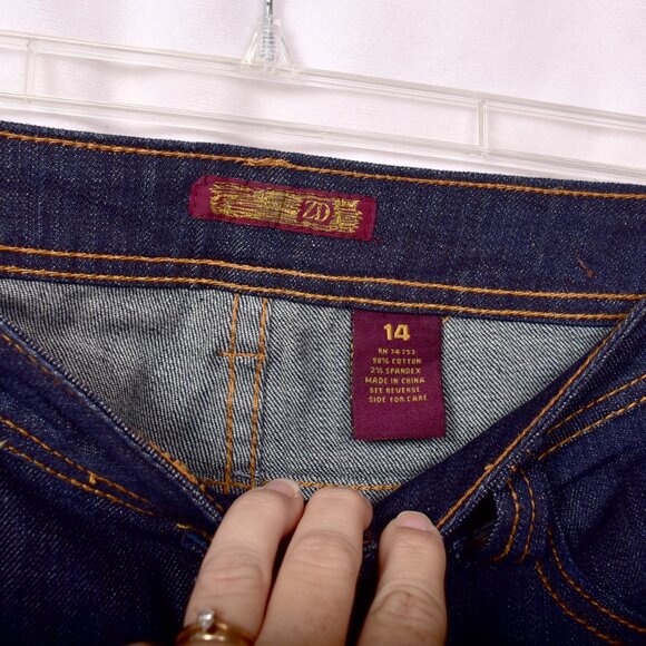 ZD Jeans Bark Wash Straight Leg  Size 14 - Picture 3 of 8